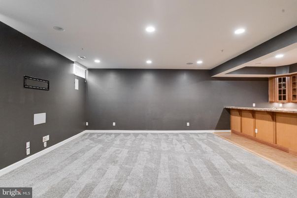 Empty room, Interior, Recessed Lighting