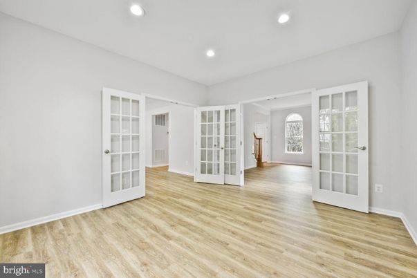 Empty room, Interior, Recessed Lighting, Wood Texture Flooring