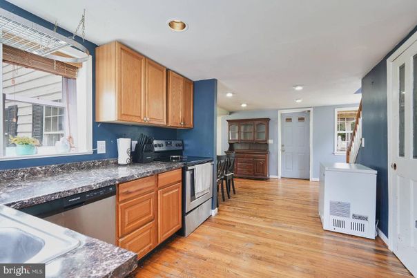 Interior, Kitchen, Recessed Lighting, Wood Texture Flooring