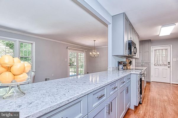 Chandelier, Interior, Kitchen, Wood Texture Flooring
