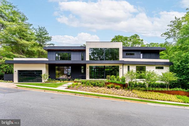 Attached, Exterior, Facade, Modern
