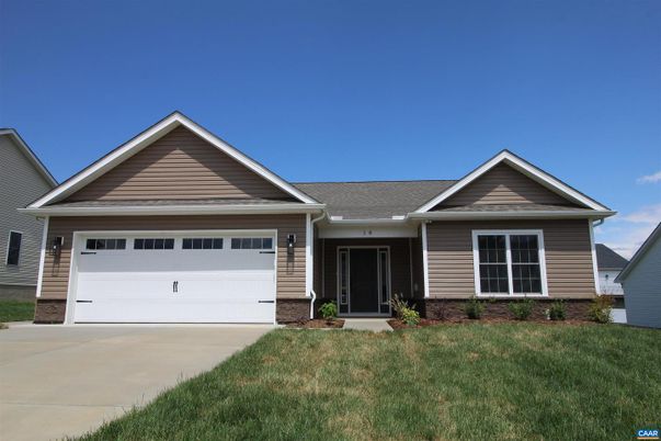 Attached, Exterior, Facade, Ranch