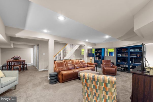 Dining room, Interior, Living room, Recessed Lighting