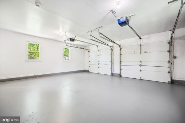 Garage, Interior