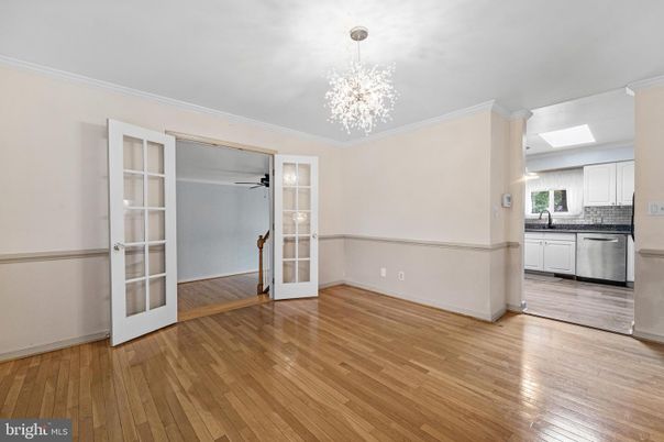 Chandelier, Interior, Kitchen, Wood Texture Flooring