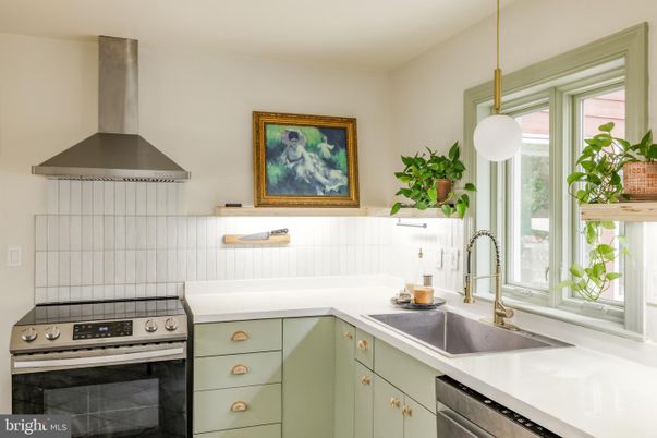 Interior, Kitchen, Pendant Lights, Stainless Steel Appliances