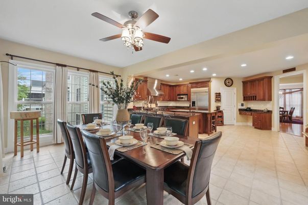 Dining room, Interior, Kitchen, Recessed Lighting, Stainless Steel Appliances