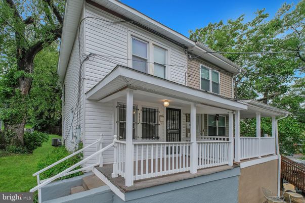 Exterior, Facade, None