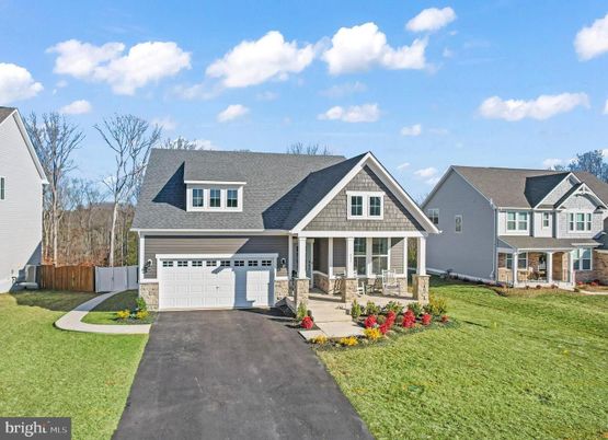 Attached, Exterior, Facade, Farmhouse