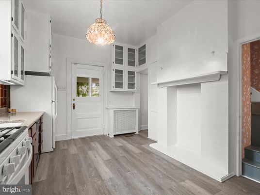 Interior, Kitchen, Pendant Lights, Wood Texture Flooring