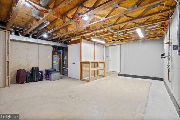 Empty room, Interior, Wooden Beams, Wooden Ceilings