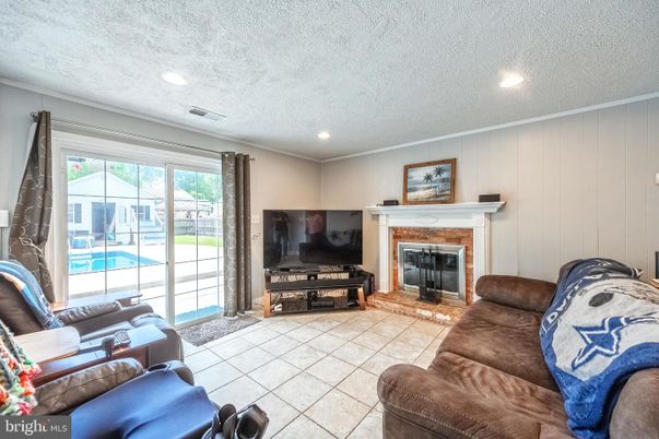 Fireplace, Interior, Living room, Recessed Lighting