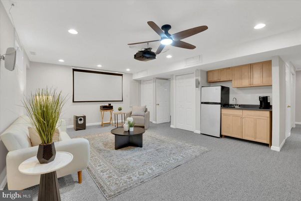 Interior, Kitchen, Living room, Projection Screen, Recessed Lighting