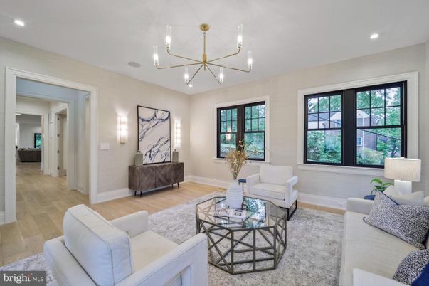 Interior, Living room, Pendant Lights, Recessed Lighting, Wood Texture Flooring