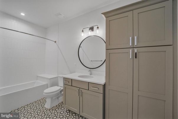 Bathroom, Interior, Recessed Lighting
