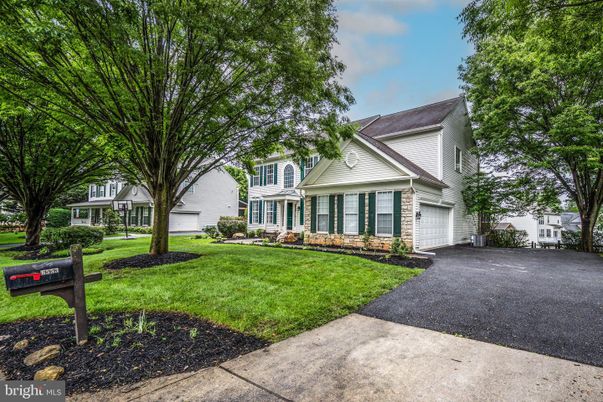 Attached, Backyard, Exterior, Facade, Cape Cod
