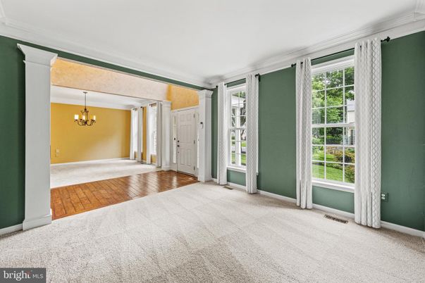 Chandelier, Empty room, Interior, Wood Texture Flooring