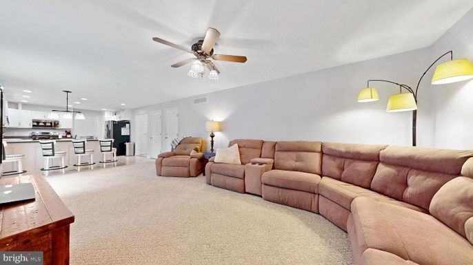 Interior, Kitchen, Living room, Pendant Lights, Recessed Lighting, Stainless Steel Appliances