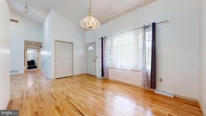 Empty room, Interior, Pendant Lights, Recessed Lighting, Wood Texture Flooring