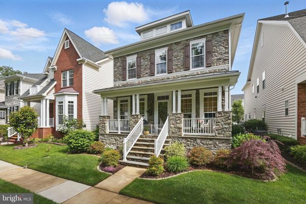 Exterior, Facade, American Foursquare