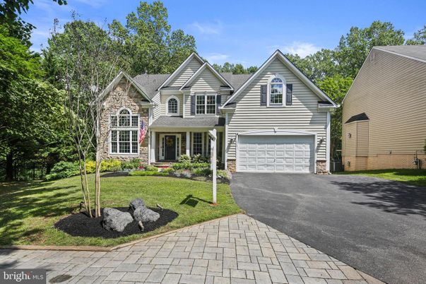 Attached, Exterior, Facade, Farmhouse