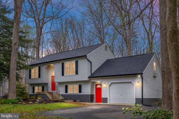 Attached, Exterior, Facade, Raised Ranch