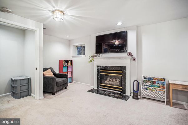 Fireplace, Interior, Recessed Lighting