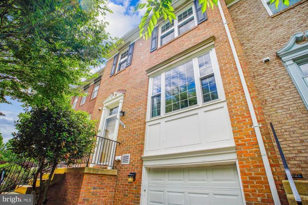 Attached, Exterior, Facade, Brick Facade, Rowhouse