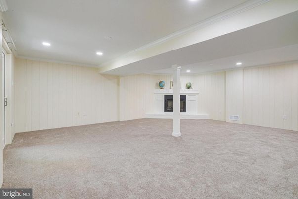 Empty room, Interior, Recessed Lighting