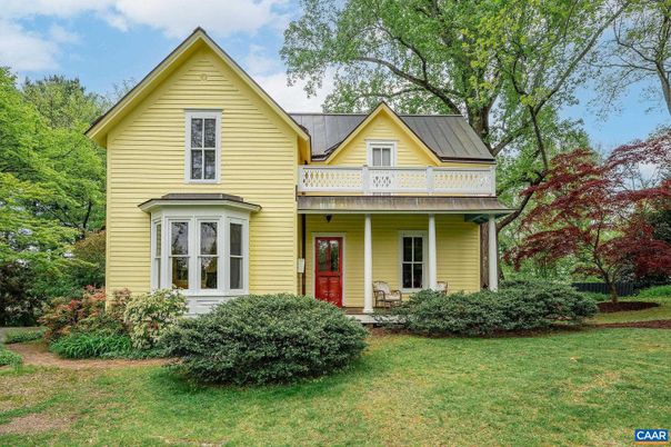 Exterior, Facade, Queen Anne Victorian