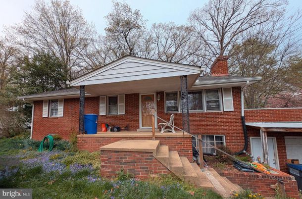 Exterior, Facade, Brick Facade, Split Level