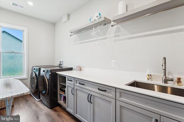 Interior, Recessed Lighting, Washer, Wood Texture Flooring