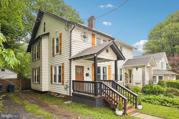 Exterior, Facade, Queen Anne Victorian