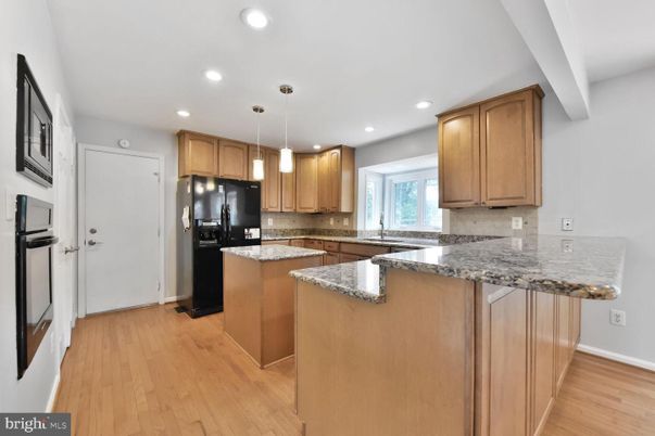 Interior, Kitchen, Pendant Lights, Recessed Lighting, Wood Texture Flooring