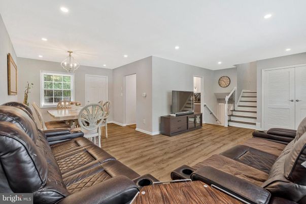 Chandelier, Dining room, Interior, Living room, Recessed Lighting, Wood Texture Flooring