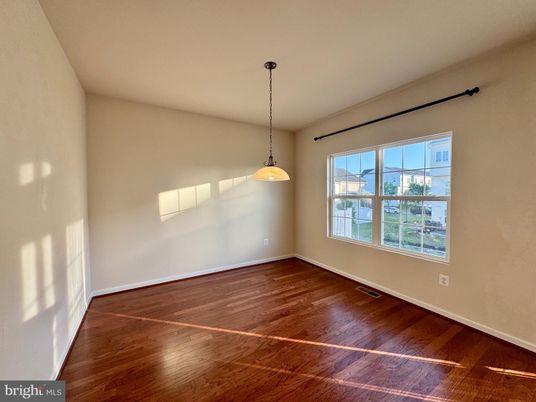 Empty room, Interior, Pendant Lights, Wood Texture Flooring