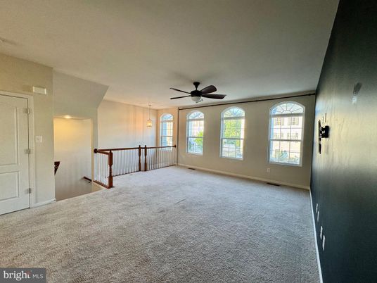 Empty room, Interior, Pendant Lights