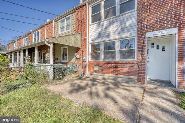 Exterior, Facade, Brick Facade, Rowhouse