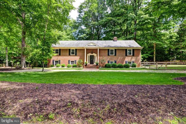 Backyard, Exterior, Facade, Brick Facade, Georgian