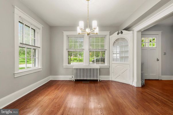 Empty room, Interior, Pendant Lights, Wood Texture Flooring