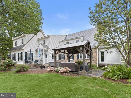 Backyard, Exterior, Hot Tub