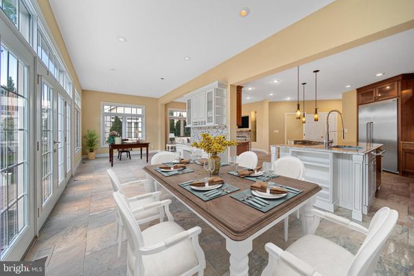 Dining room, Interior, Kitchen, Pendant Lights, Recessed Lighting, Stainless Steel Appliances