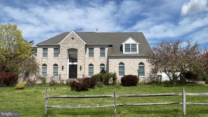 Exterior, Facade, French Provincial