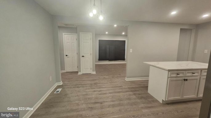 Interior, Pendant Lights, Recessed Lighting, Wood Texture Flooring