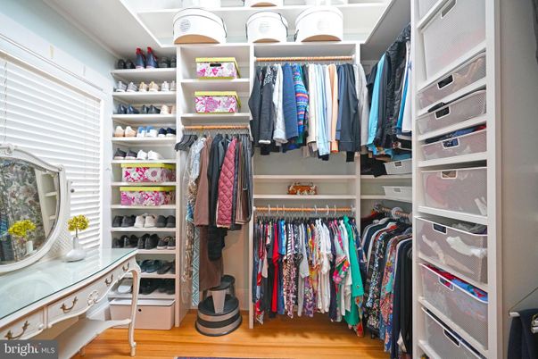Interior, Walk-in Closets, Wood Texture Flooring