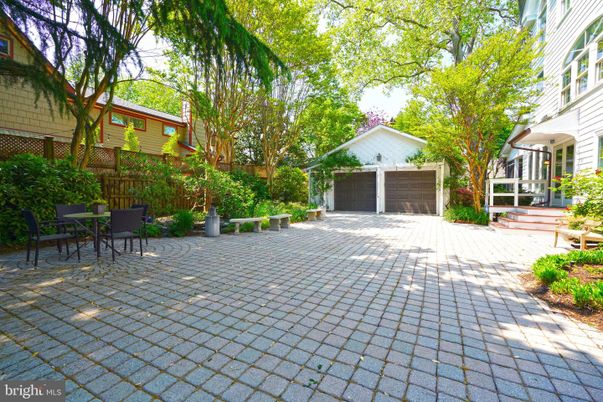 Detached Garage, Exterior