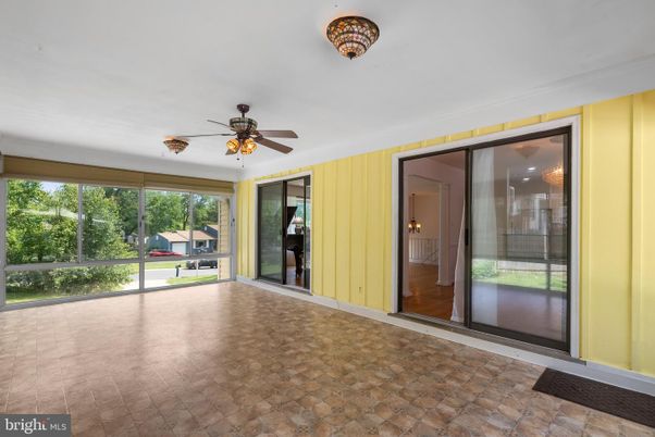 Empty room, Interior, Sun Room