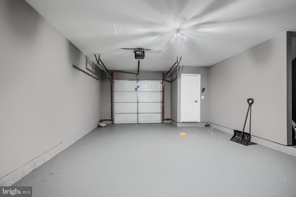 Garage, Interior