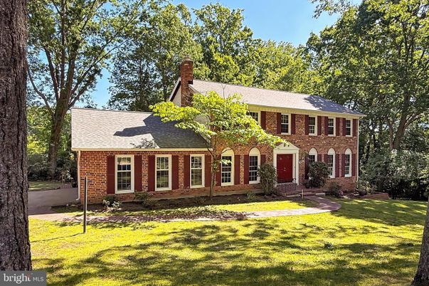 Exterior, Facade, Brick Facade, Georgian