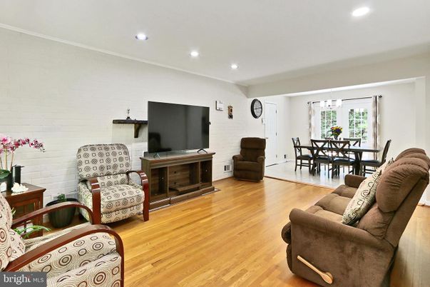 Dining room, Interior, Living room, Recessed Lighting, Wood Texture Flooring